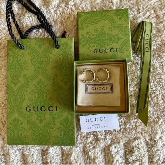 New Gucci Logo GG Hoop earrings - Picture 7 of 7